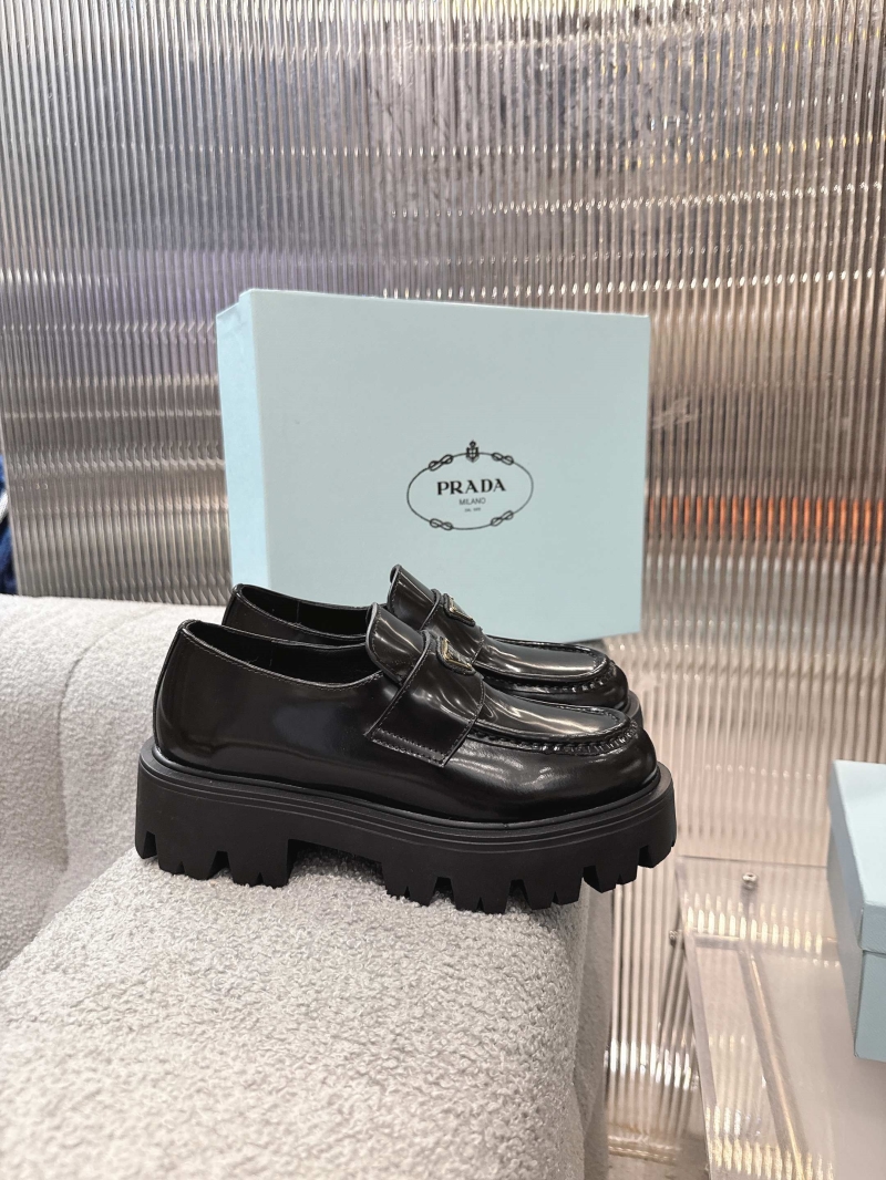 Pra*a flat shoes